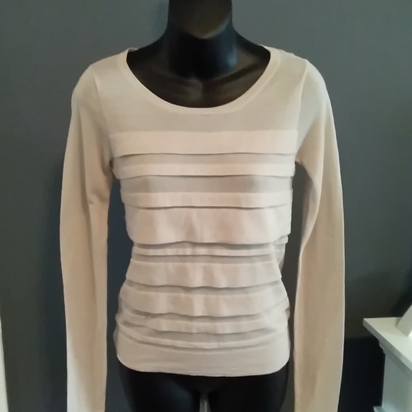 Club Monaco Tops - ✨HP✨CLUB MONACO~Delicate Sheer Knit